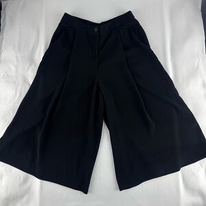 Girdear Women’s Black Gaucho Pants